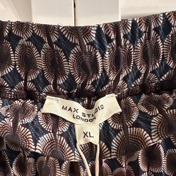 Elegant Max Studio Green and Brown Patterned Skirt - Picture 4 of 8